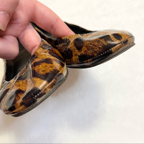 Tory Burch Leopard Print Patent Leather Flats Womens Size 6 - Picture 5 of 13